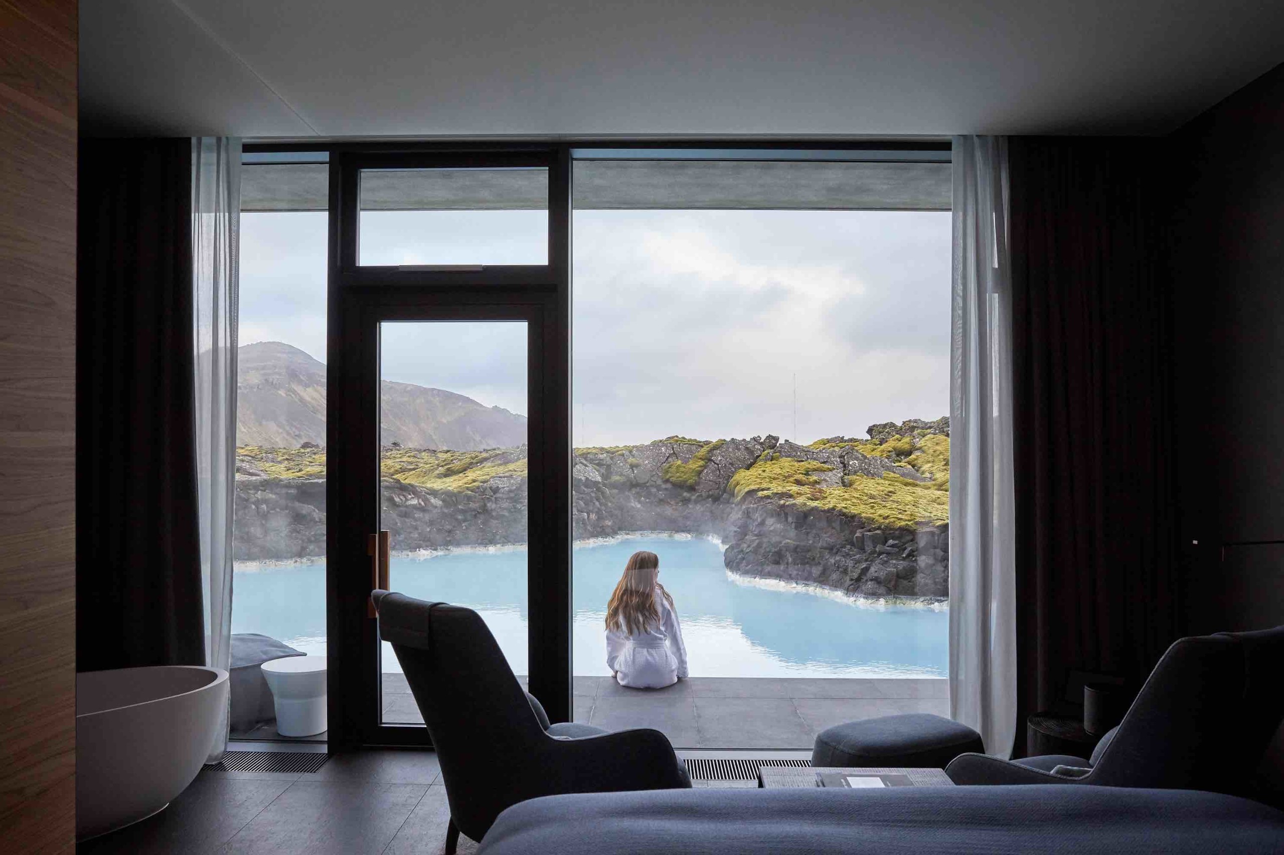 NEU: Virtuelle Tour durch das Luxusresort im Aktionsbutton The Retreat at Blue Lagoon auf Island freut sich über 35 Auszeichnungen